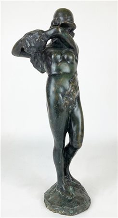 Pietro Tavani "Odalisca" 
scultura in bronzo (h cm 39)
Firmata alla base
(difett