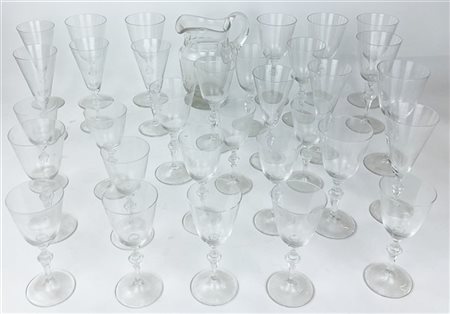 Manifattura Moser, parte di servizio di bicchieri in cristallo composto da una