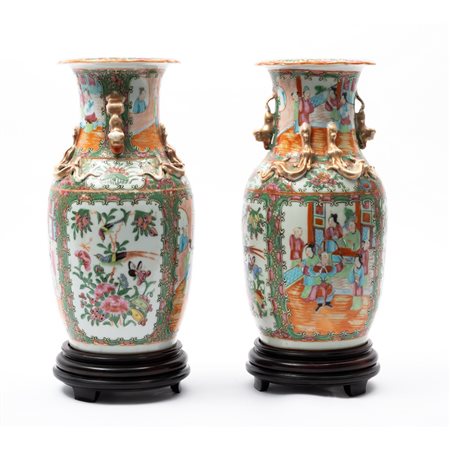 MANIFATTURA CINESE DEL XIX SECOLO, Coppia vasi