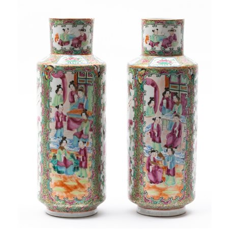 MANIFATTURA CINESE DEL XIX SECOLO, Coppia di vasi