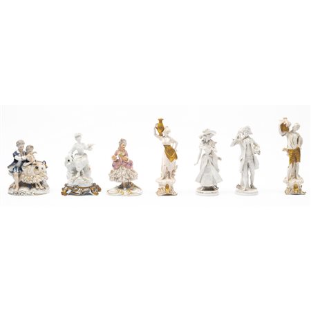 SETTE SCULTURE in porcellana