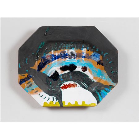 SINNERI, Piatto ottagonale in ceramica