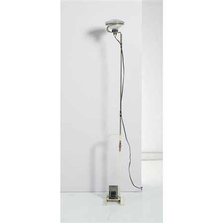 ACHILLE E PIER GIACOMO CASTIGLIONI, Lampada da terra