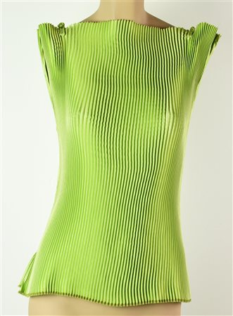 Nagara for Jim Thompson PLEATED TOP Description: Green sleeveless silk top....