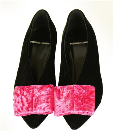Pierre Hardy PUMPS Description: Pointed black velvet pumps with pink bows,...