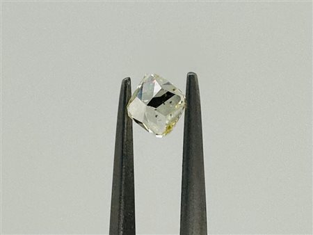 DIAMANTE 0,9 CT NATURAL FANCY GIALLO CHIARO - SI2 - UD30117-1