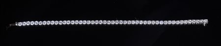 BRACCIALE TENNIS IN ORO E DIAMANTI Bracciale tennis realizzato ad una fila di...
