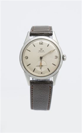 Revue Calatrava, anni 50 Cassa rotonda in acciaio. Quadrante argenté, indici...