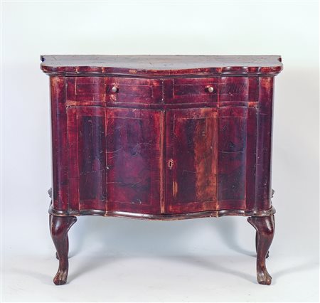 MOBILE BAR IN NOCE piano sagomato, due cassetti sottostanti, fronte a due...