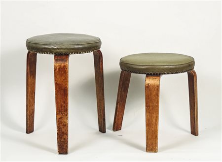 DUE SGABELLINI IN NOCE Anni Cinquanta sedili imbottiti e rivestiti in...