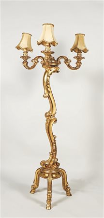 PIANTANA IN LEGNO INTAGLIATO E DORATO XIX secolo tre bracci a tralcio di...