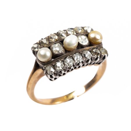 ANELLO in oro giallo 18 KT con diamanti vecchio taglio