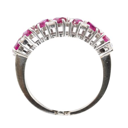 ANELLO in oro 18 KT con diamanti e rubini