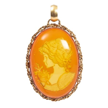 CIONDOLO in ambra con cornice in oro giallo 18 KT