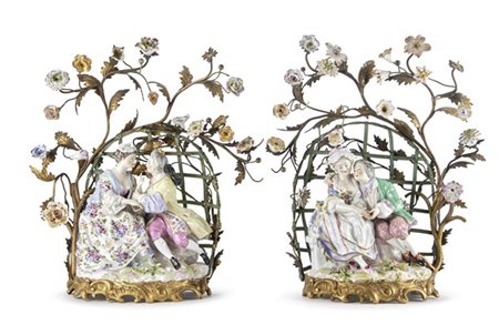 Manifattura del secolo XIX. Scene galanti, due gruppi in porcellana decorata in