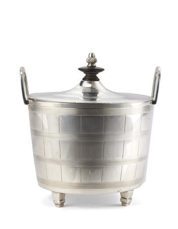 Portacaviale in argento con interno in vermeil in foggia di cesto biansato, pre