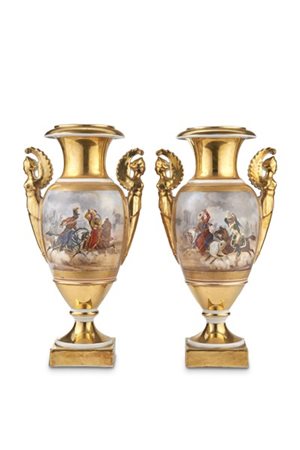 Manifattura francese, secolo XIX. Coppia di vasi in porcellana, corpo ovoidale