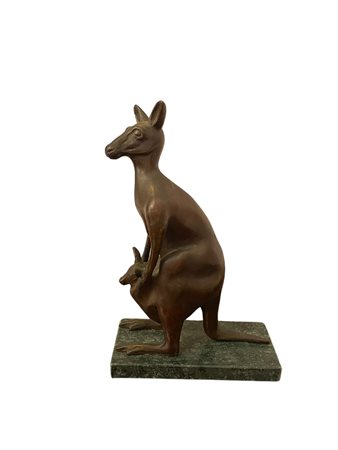 Tommaso Gismondi (1906 - 2003) Canguro bronzo 28 x 18,5 x 8 cm con base....