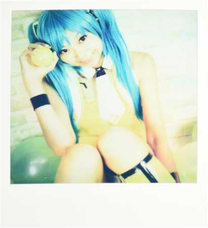 Araki Nobuyoshi SENZA TITOLO polaroid, cm 11x9 sul retro: firma