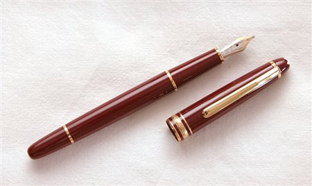 Montblanc Meisterstuck l'alternativa 144 stilografica media - lacca bordeaux...