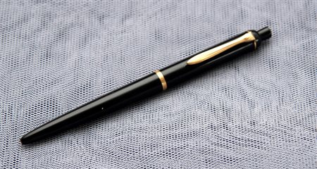 Pelikan K150 Revival penna a sfera a pulsante anni 50 - satinato nero