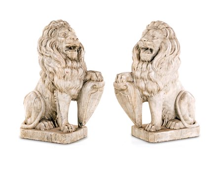  Coppia di leoni da ingresso in marmo bianco, fine del XIX secolo