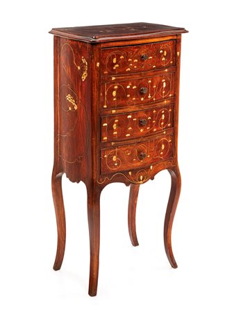  Piccolo mobile in legno con intarsi in rame e madreperla, inizi del Novecento