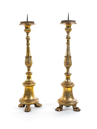  Coppia di torciere in legno dorato, XVIII secolo