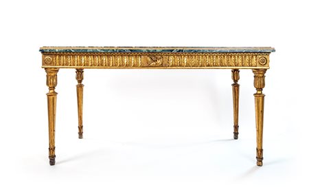  Tavolo da centro di gusto Luigi XVI in legno dorato, fine XIX/inizi XX secolo