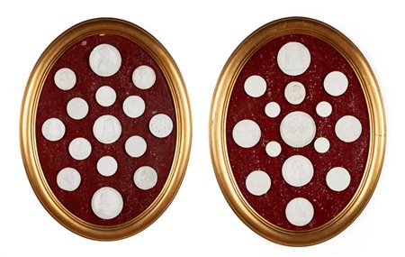  Raccolta di calchi in gesso per camei entro due cornici ovali in legno dorato, XIX secolo