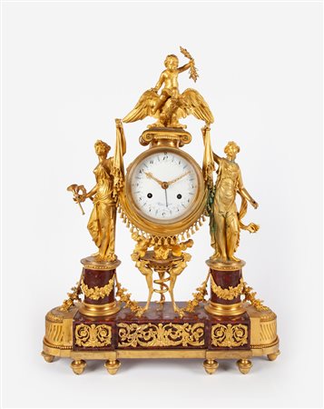  Orologio da camino Luigi XVI in bronzo dorato e marmo rouge griotte, Francia, fine del XVIII secolo