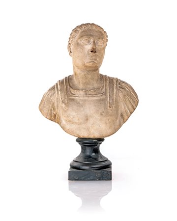  Piccolo busto in marmo, XVII secolo