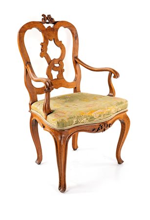  Poltrona in noce, XVIII secolo