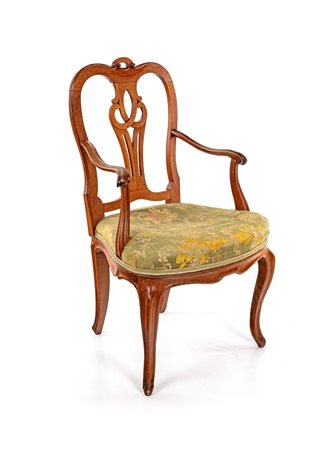  Poltrona barocchetta in noce, XVIII secolo