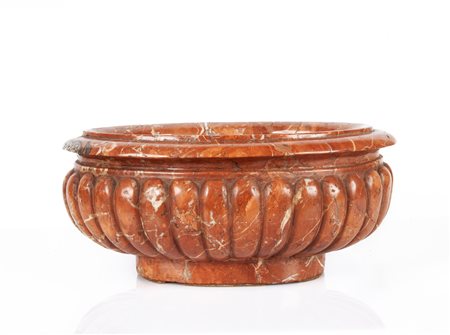  Vasca ovale in marmo rosso imperiale, XIX secolo