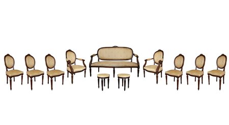 Salotto con braccioli intagliati a foglie d'acanto, gambe scanaTardo, tappezzaria damascata in stile floreale, Primi 20° secolo 