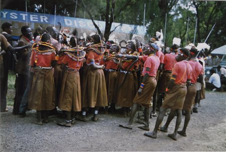 FRED ODUYA Poke Dancing Tronpe, 1988 fotografia a colori cm. 31,5x45,5 es....