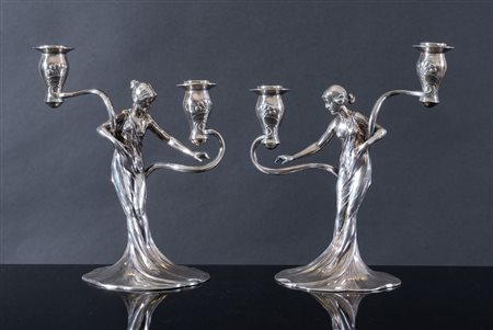 Württembergische MetallwarenFabrik, Geislingen, 1900 ca. Coppia di candelabri...