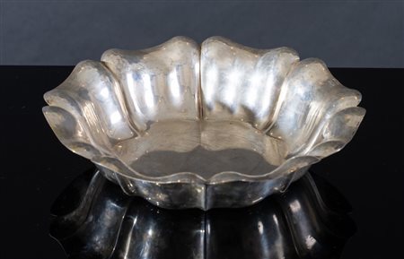 GREGGIO RINO, Padova, dal 1968. Piatto in argento 800. Cm 4,1; diametro cm...