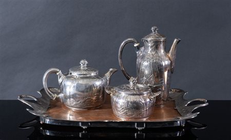 ORFÈVRERIE GALLIA. Servizio da té e caffè in metallo argentato e vassoio. 