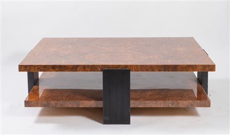 Tavolino in legno e radica. Prod. Italia, 1940 ca. Cm 43x137x90