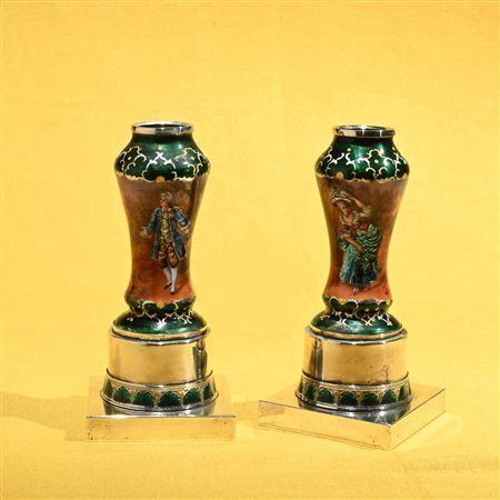 Coppia di vasi in argento e smalti, Francia XIX secolo