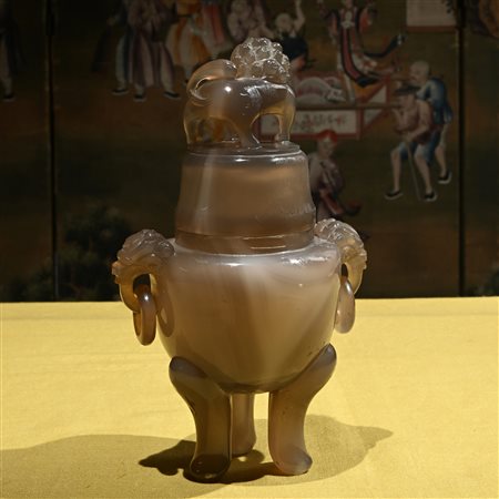 Vaso in agata con coperchio, Cina inizio del XX secolo