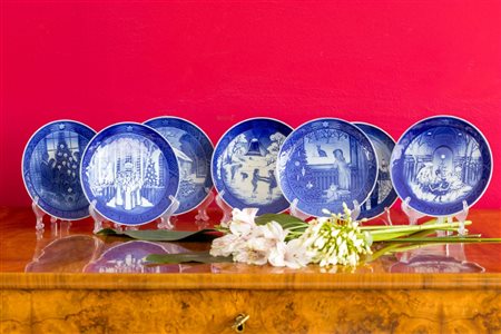 Venti piatti natalizi in porcellana Royal Copenaghen