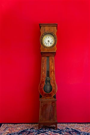 Orologio a torre in legno dolce