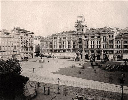Giuseppe Wulz, 'Veduta 4 - Municipio di Trieste fotografato dalle rive', Anni 1885 - 1895