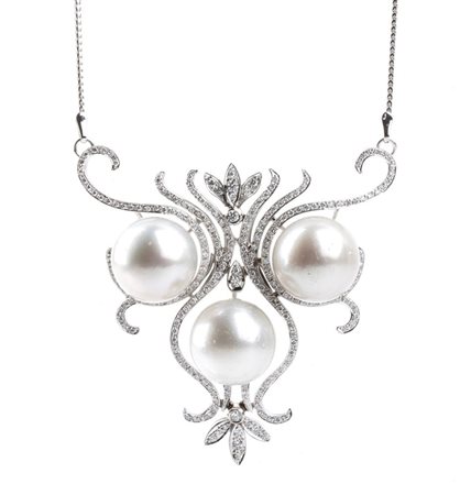  ASCIONE: collana in oro, perle australiane e diamanti  