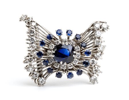  
Spilla in oro, motivo a farfalla con zaffiri e diamanti 
 
