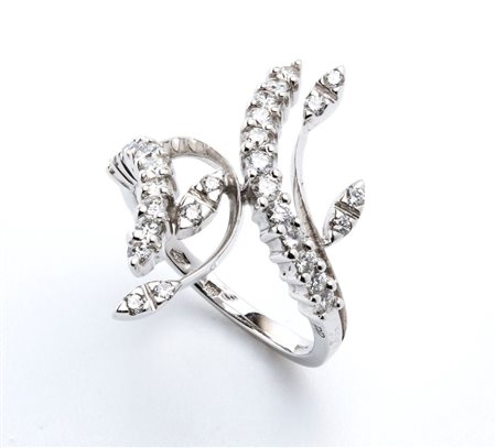  
Anello in oro e diamanti 
 