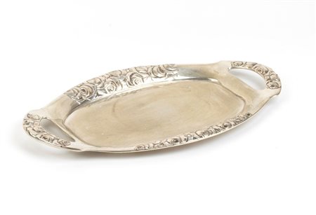  
Vassoio tedesco in argento - Lerchenstraße, inizio XX secolo, argentieri BRUCKMANN & SÖHNE 
 